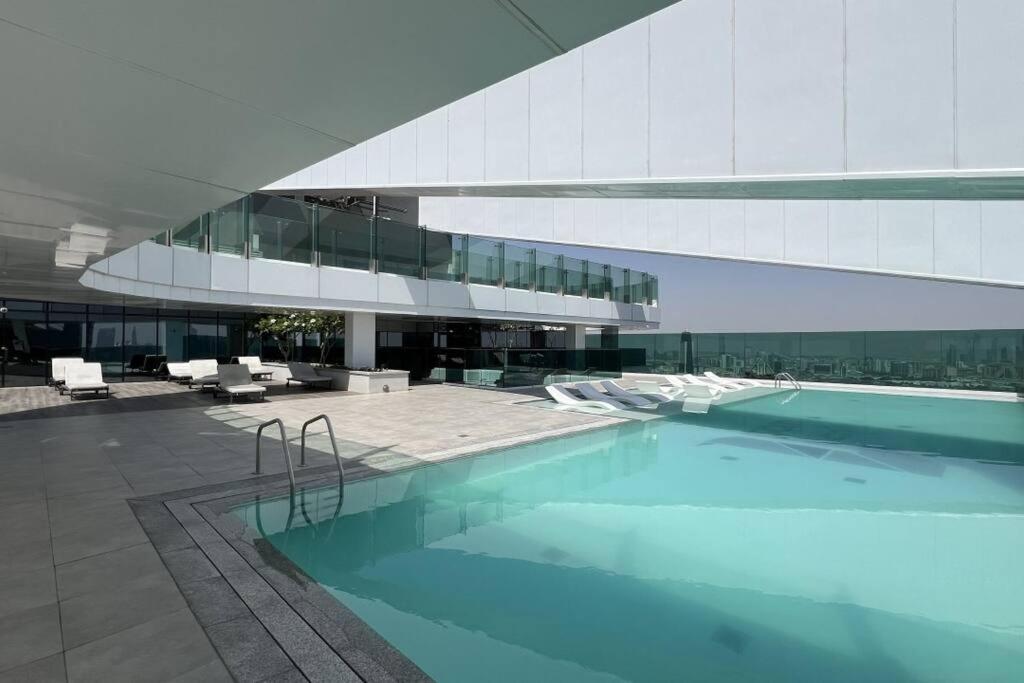 Apartament Chic 2 Bed Near Trade Centre With 5 Star Amenities Dubaj Zewnętrze zdjęcie