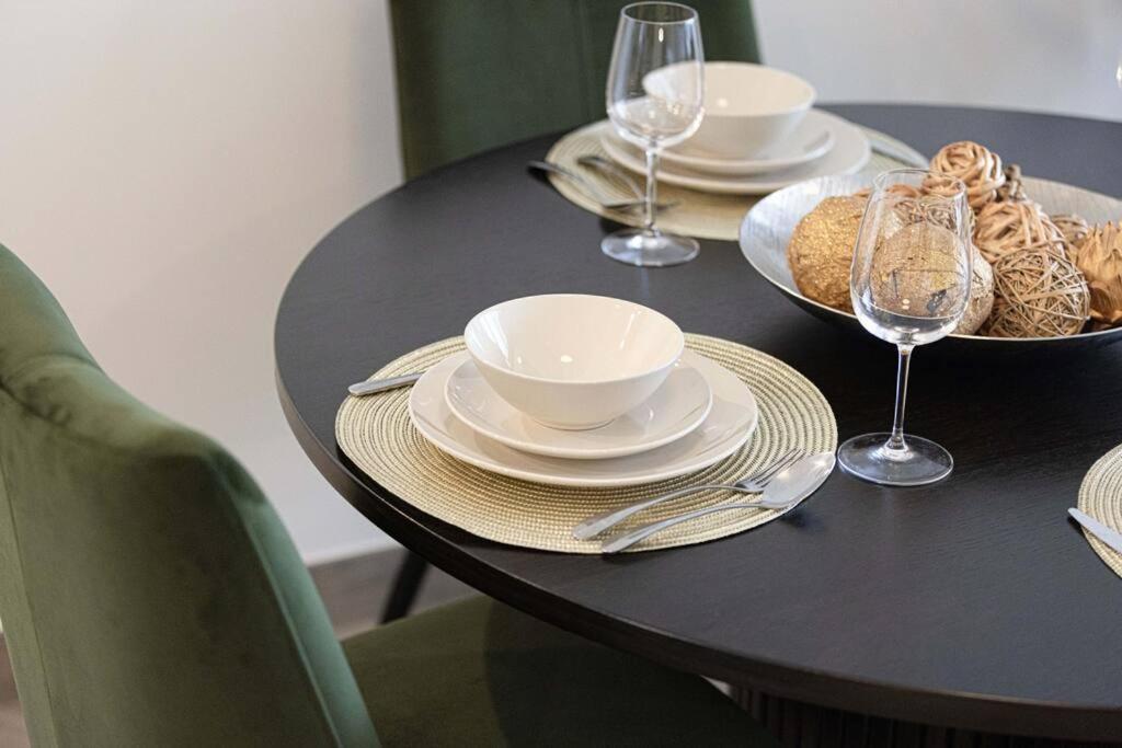 Apartament Chic 2 Bed Near Trade Centre With 5 Star Amenities Dubaj Zewnętrze zdjęcie