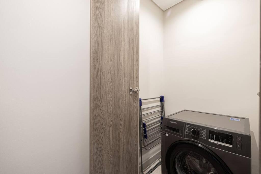 Apartament Chic 2 Bed Near Trade Centre With 5 Star Amenities Dubaj Zewnętrze zdjęcie