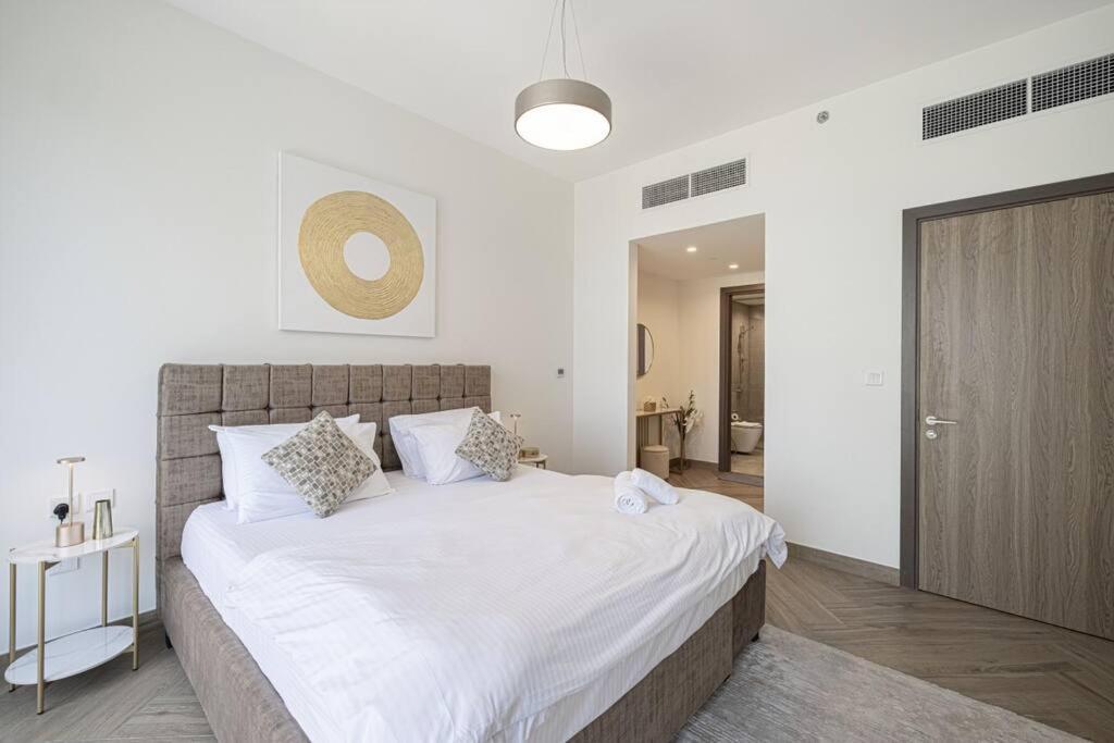 Apartament Chic 2 Bed Near Trade Centre With 5 Star Amenities Dubaj Zewnętrze zdjęcie